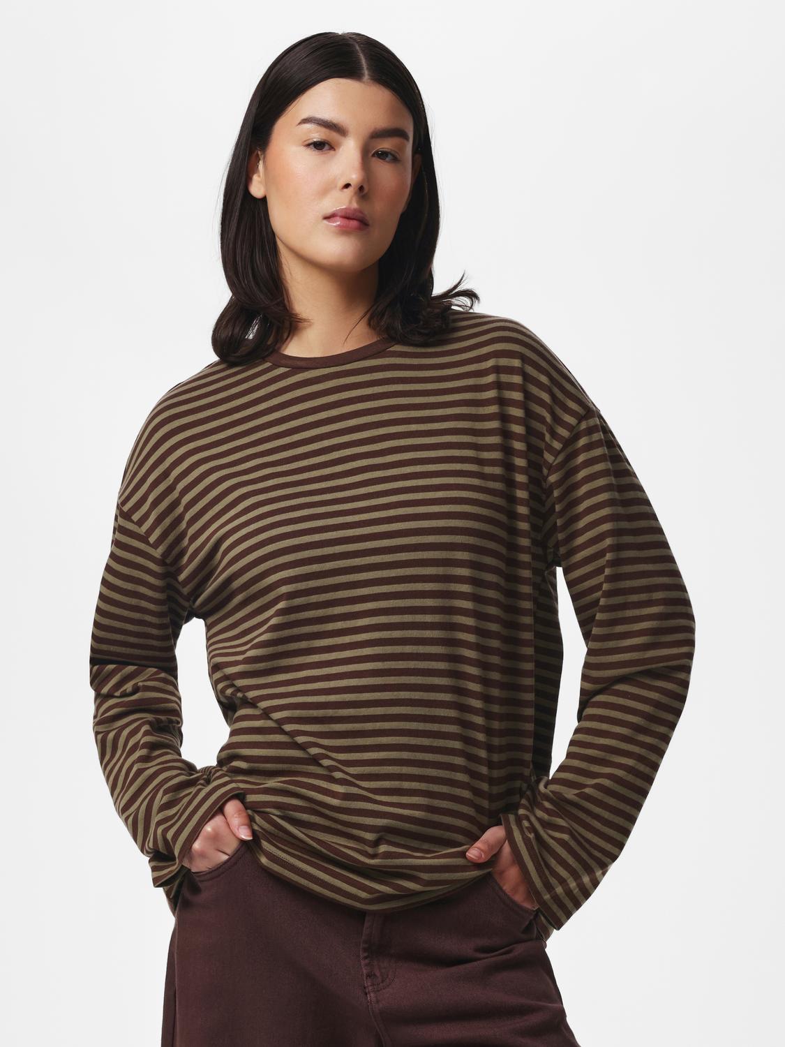 model_shot-front